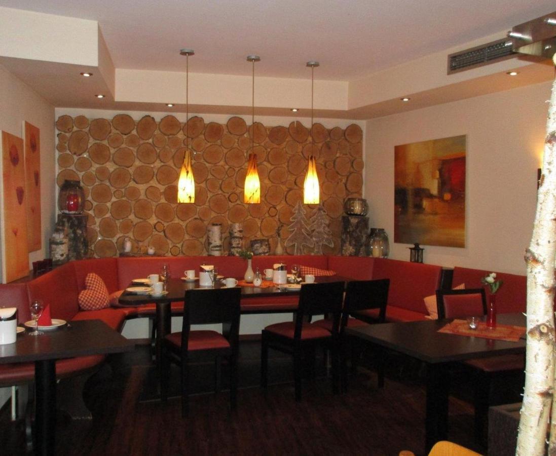Hotel Garni Cafe Raepple 바트 페테르스탈-그리스바흐 외부 사진